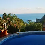 Complex Karia Iii * Kavarna