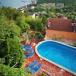 Complex Karia Iii * Kavarna