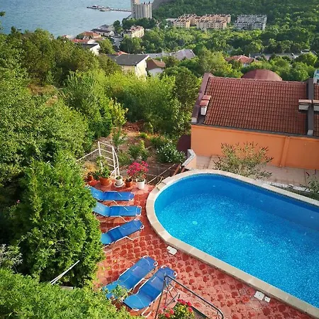 Complex Karia Iii * Kavarna